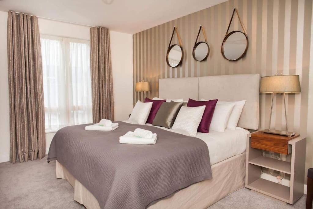 Stylish And Central Two Bedroom & Two Bathroom Apartment With Free Parking Екстериор снимка