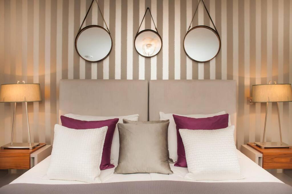 Stylish And Central Two Bedroom & Two Bathroom Apartment With Free Parking Екстериор снимка